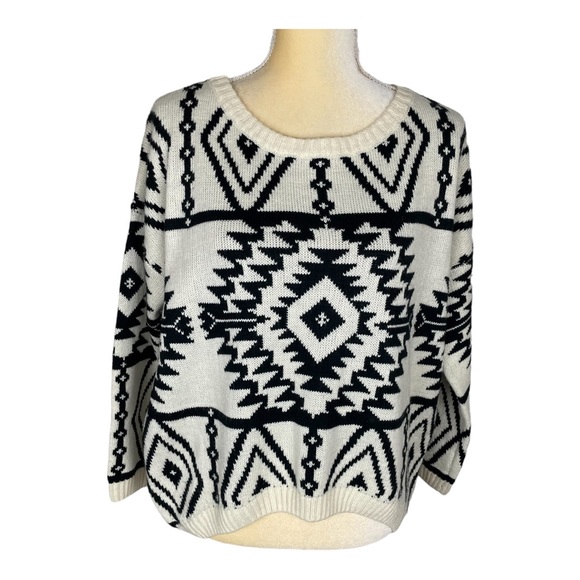 Illa Illa Aztec Tribal Print Sweater Boho Cream Black Size Small - Picture 1 of 10